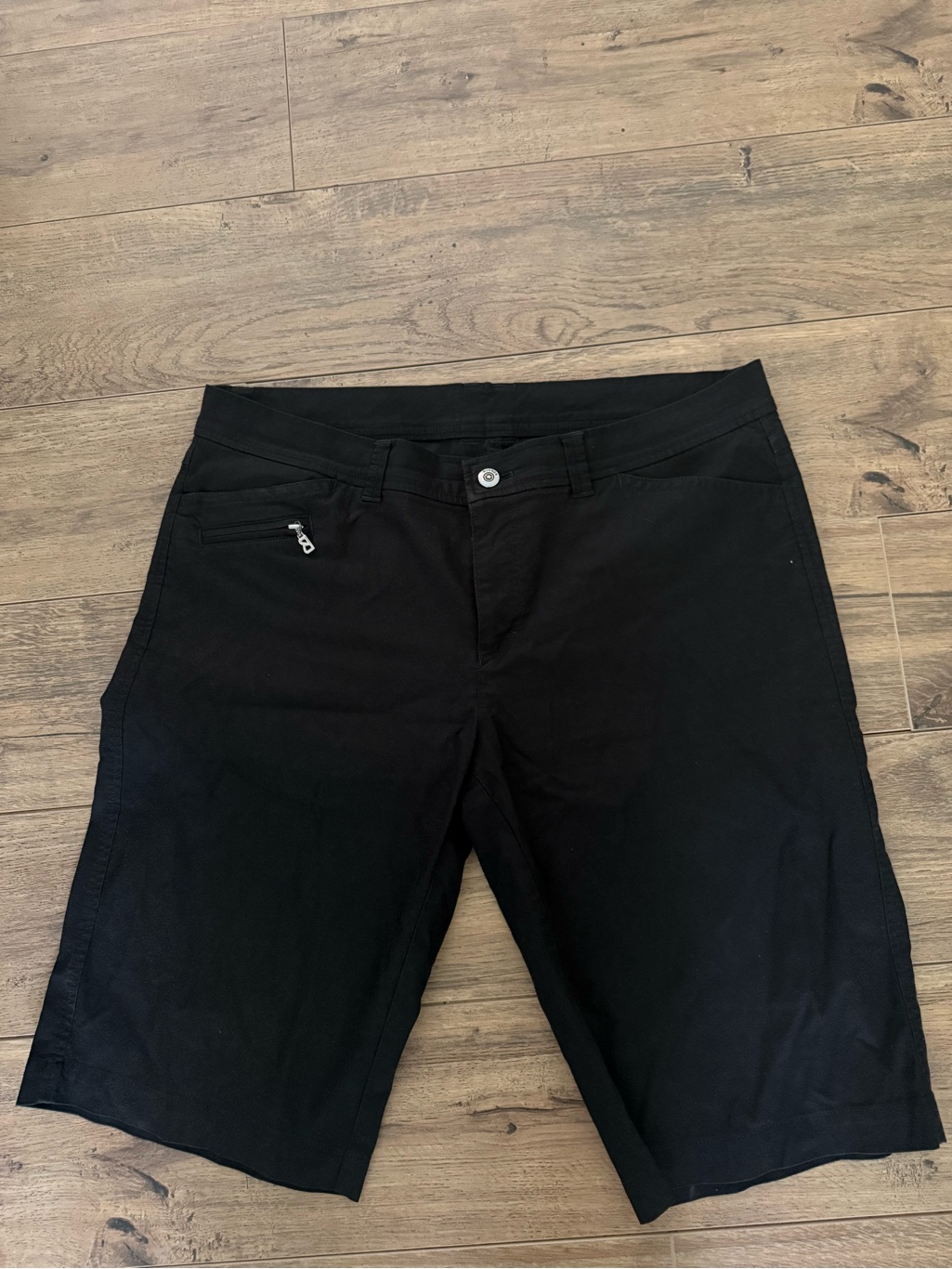 Bogner Women’s Black Golf Bermuda Shorts Stretch Performance Luxury Eu 40 Us 10